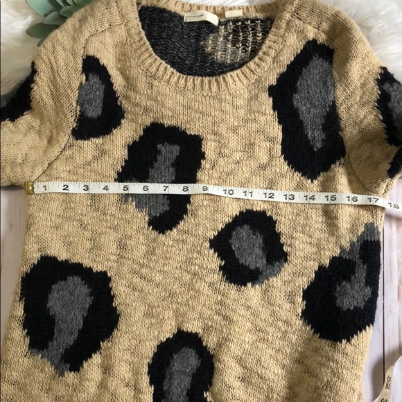 Sleeping On Snow leopard sweater size M - Picture 7 of 9